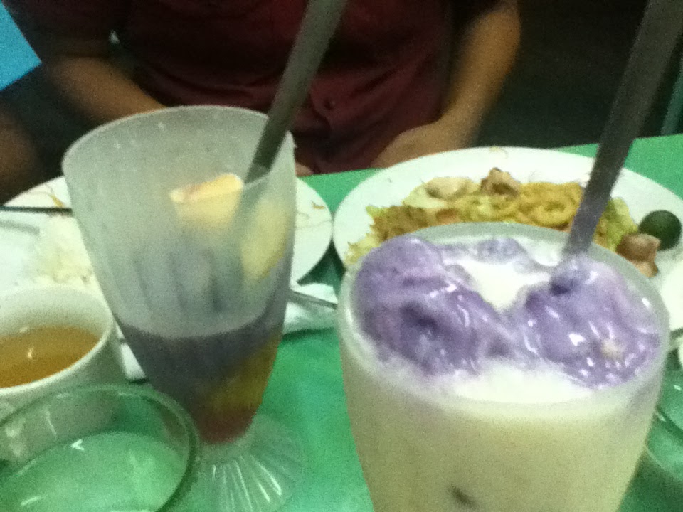 Wendy Versus Food: Aling Banang's - Home of the Best Pancit in Town!